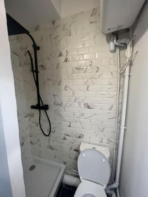 Studio Cosy Refait A Neuf Levallois Esterno foto